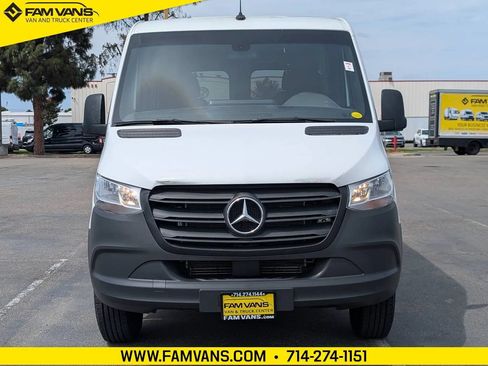 Used 2023 Mercedes-Benz Sprinter 1500 image 2