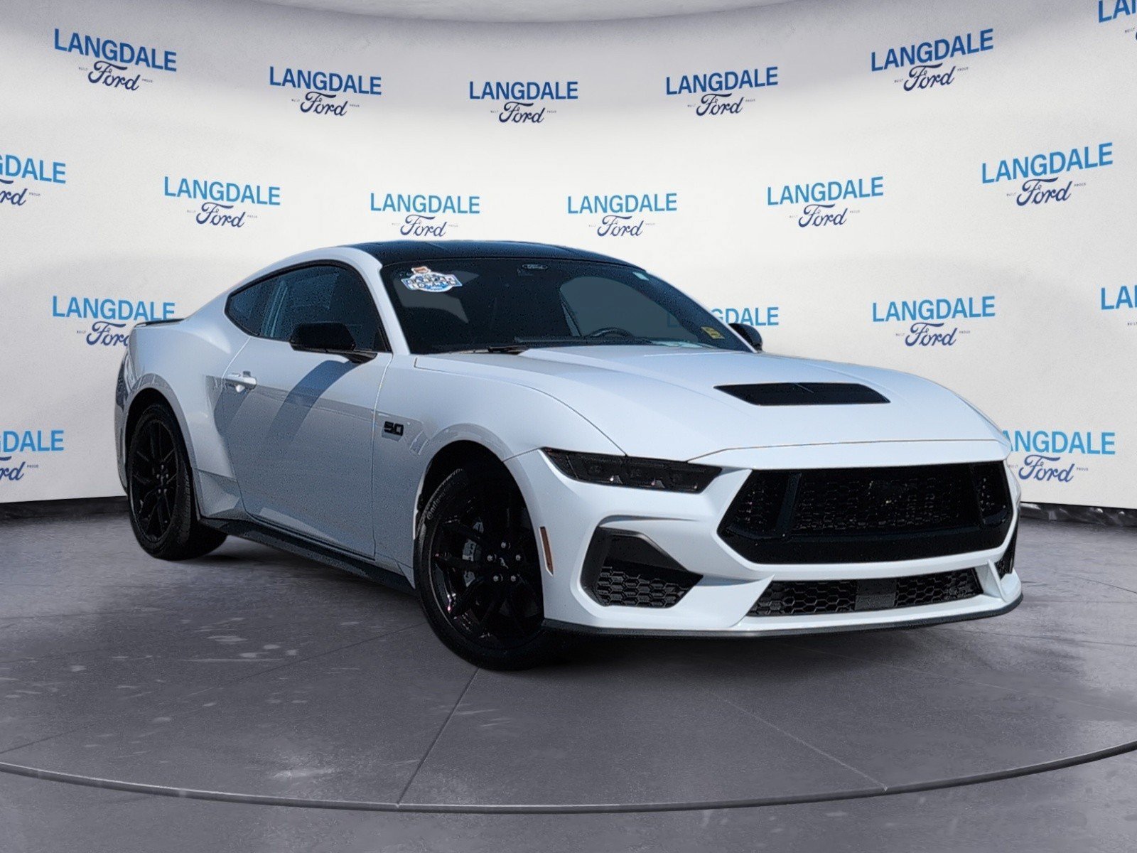 Used 2024 Ford Mustang GT Premium RWD image 2