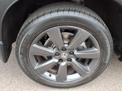 Used 2024 Honda Pilot Sport image 8