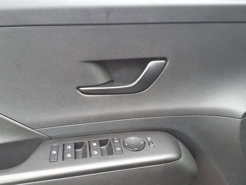 Used 2025 Hyundai Kona SEL AWD/4WD image 11