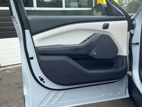 Used 2021 Ford Mustang Mach-E Premium image 7