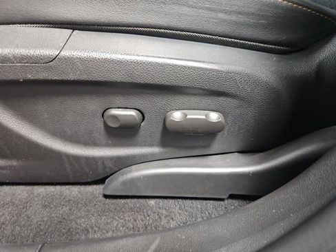 Used 2022 Chevrolet Trax LT w/ Sport Edition image 16