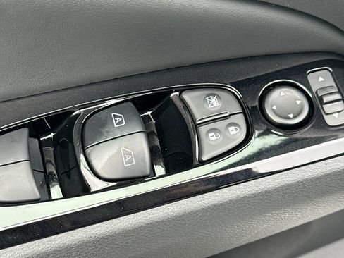 New 2025 Nissan Altima 2.5 SL image 13