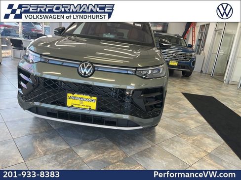 New 2026 Volkswagen Tiguan SEL R-Line AWD/4WD image 1