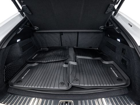 Certified 2025 Porsche Cayenne Turbo AWD/4WD image 25