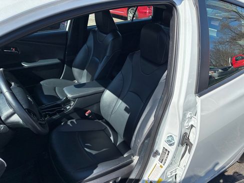 Used 2022 Toyota Prius Prime Limited image 28