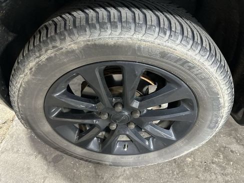 Used 2018 Jeep Grand Cherokee Altitude AWD/4WD image 23