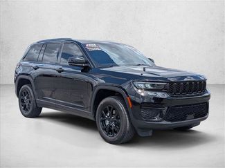 Used 2024 Jeep Grand Cherokee Altitude AWD/4WD video 3
