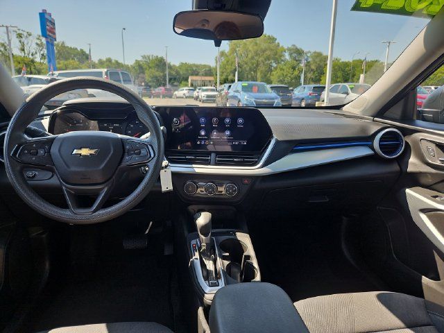 Used 2024 Chevrolet Trax LS w/ Driver Confidence Package FWD image 13