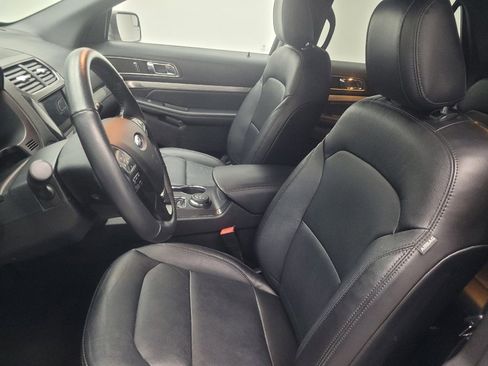Used 2018 Ford Explorer XLT w/ Equipment Group 202A image 17