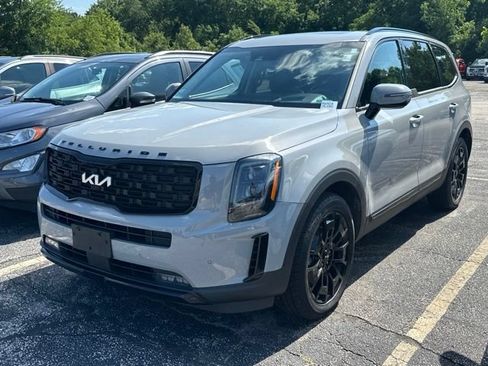 Used 2022 Kia Telluride SX w/ SX Prestige Package AWD/4WD image 3