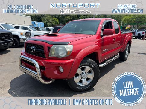 Used 2011 Toyota Tacoma 4x4 Access Cab V6 w/ TRD Sport Pkg image 1