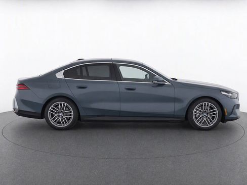 Certified 2024 BMW 530i xDrive w/ Premium Package AWD/4WD image 30