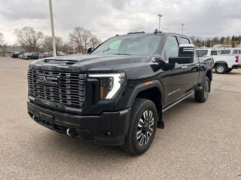 Used 2025 GMC Sierra 2500 Denali Ultimate AWD/4WD image 4
