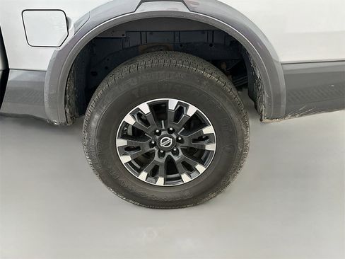 Used 2019 Nissan Titan PRO-4X image 30