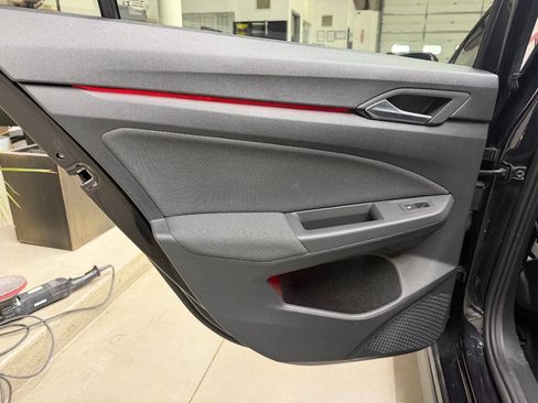 Used 2022 Volkswagen GTI SE FWD image 12