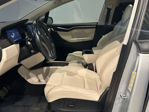 Used 2018 Tesla Model X 75D AWD/4WD image 11