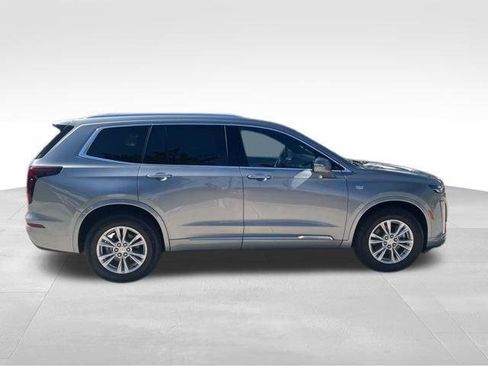 New 2025 Cadillac XT6 Luxury image 6