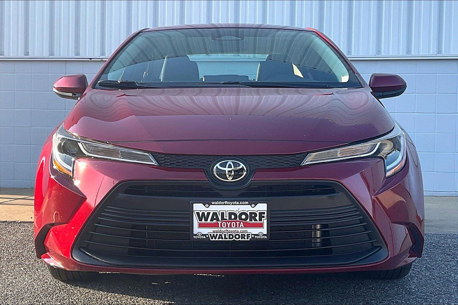 Used 2025 Toyota Corolla LE FWD image 3