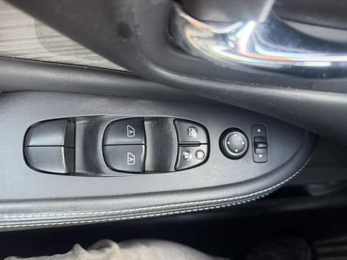 Used 2018 Nissan Murano SV AWD/4WD image 24
