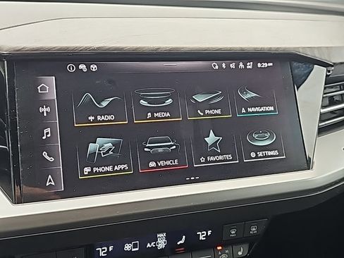 Used 2024 Audi Q4 e-tron Prestige image 5