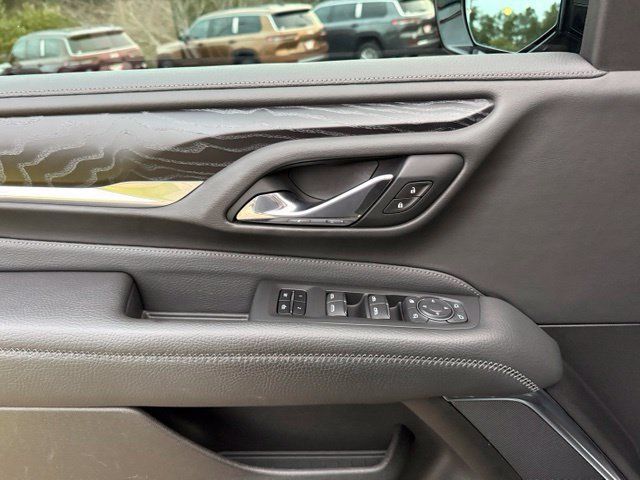 Used 2021 GMC Yukon XL Denali w/ Denali Premium Package AWD/4WD image 15