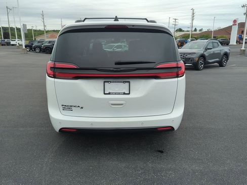 Used 2024 Chrysler Pacifica Touring-L w/ S Appearance Package FWD image 7