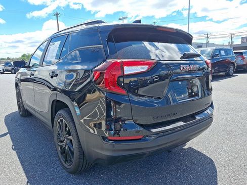 Used 2023 GMC Terrain SLE w/ Driver Convenience Package AWD/4WD image 4