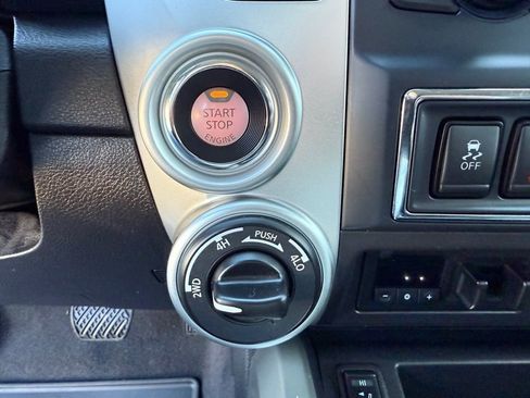 Certified 2021 Nissan Titan SV w/ SV Convenience Package image 27