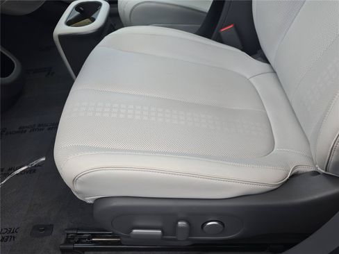 Used 2022 Hyundai Ioniq 5 SEL w/ Cargo Package RWD image 14