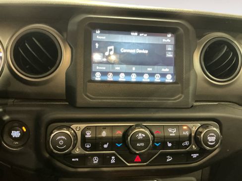 Used 2019 Jeep Wrangler Unlimited Sport S image 11