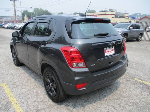 Used 2019 Chevrolet Trax LS FWD image 2