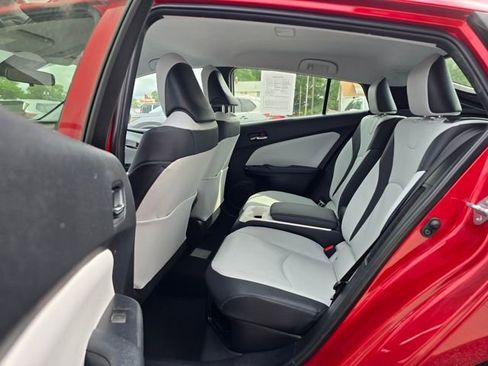 Used 2019 Toyota Prius Prime Premium image 18