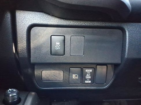 Used 2020 Toyota Tacoma 2WD Access Cab image 24