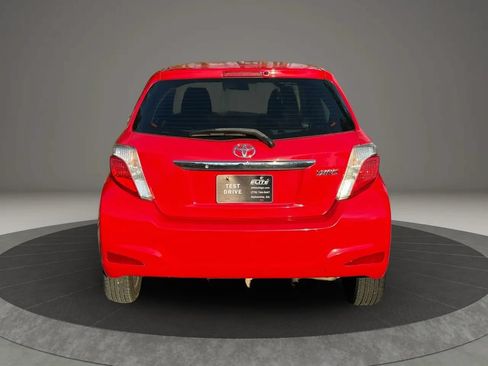 Used 2012 Toyota Yaris L FWD image 5