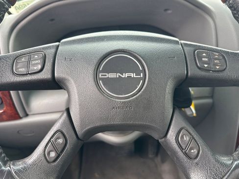 Used 2007 GMC Envoy Denali AWD/4WD image 18