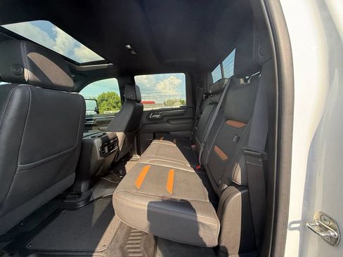 Used 2024 GMC Sierra 2500 AT4 w/ AT4 Premium Plus Package AWD/4WD image 19