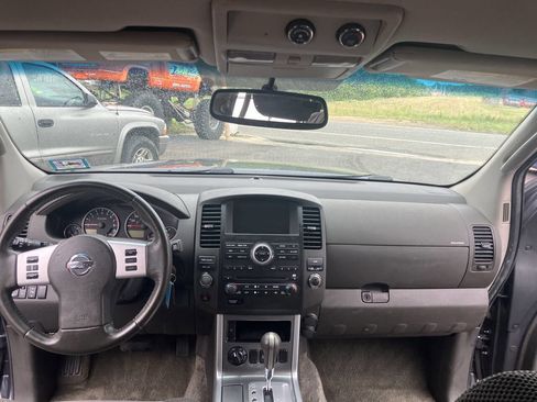 Used 2011 Nissan Pathfinder SV AWD/4WD image 22