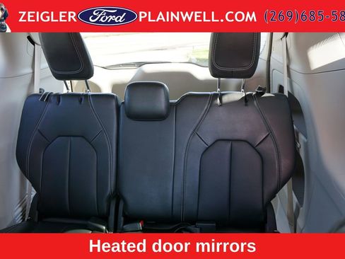 Used 2024 Chrysler Pacifica Touring-L FWD image 13