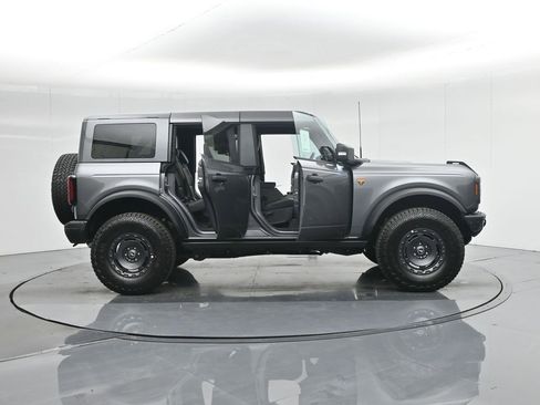 New 2025 Ford Bronco Badlands image 4