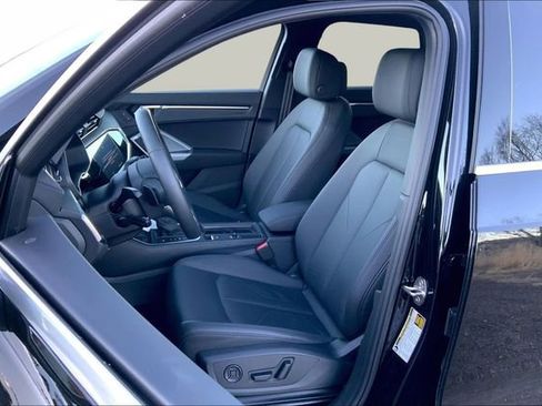 Certified 2025 Audi Q3 2.0T Premium w/ Convenience Package image 17