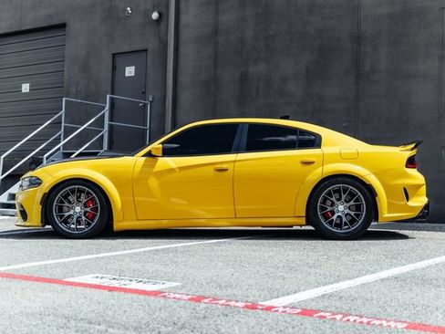 Used 2018 Dodge Charger SRT w/ Technology Group RWD image 39