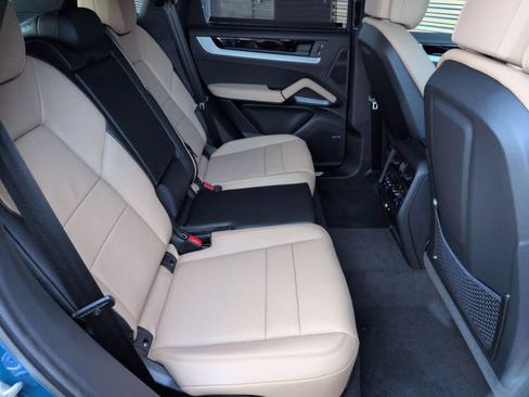 Certified 2026 Porsche Cayenne AWD/4WD image 22