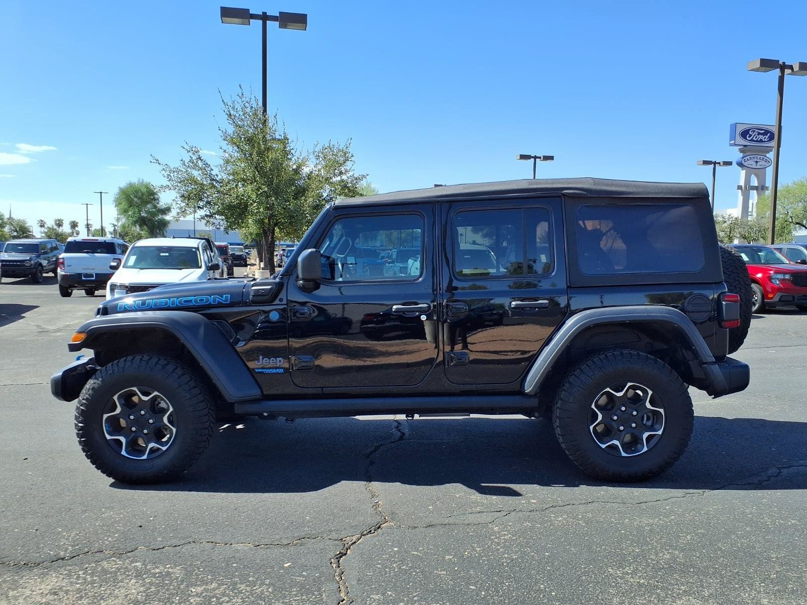 Used 2022 Jeep Wrangler Unlimited Rubicon 4xe AWD/4WD image 3