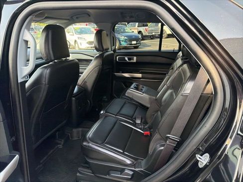 Used 2024 Ford Explorer XLT w/ Equipment Group 202A RWD image 18