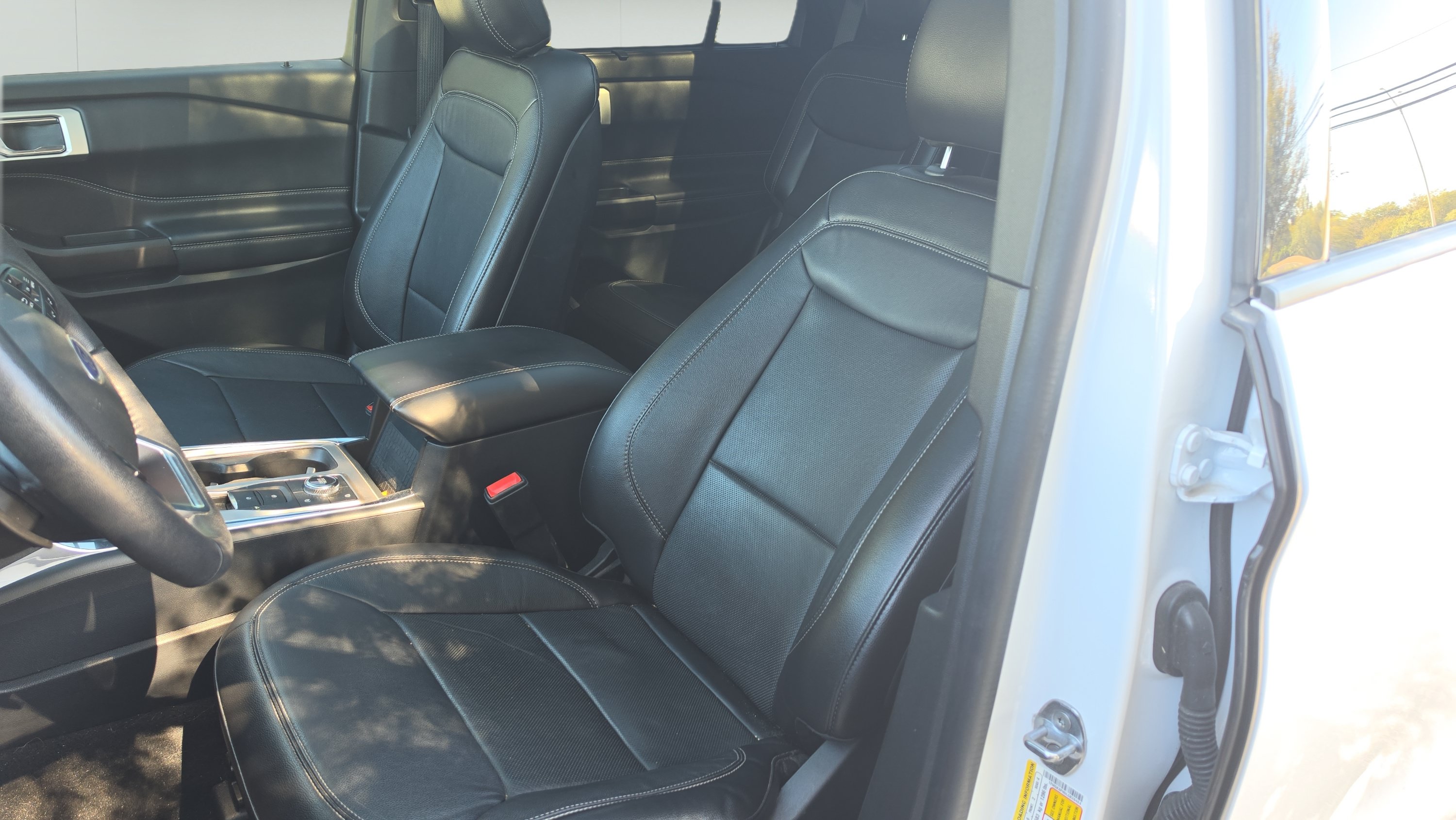 Used 2020 Ford Explorer Limited AWD/4WD image 9