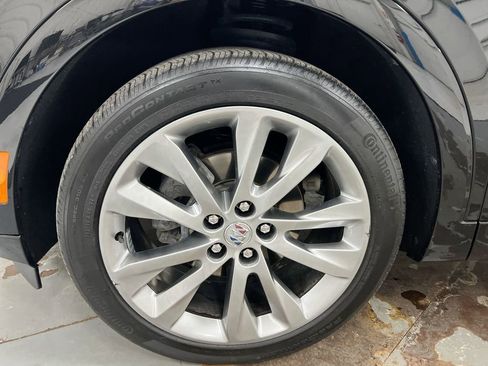Used 2023 Buick Envision Avenir AWD/4WD image 28