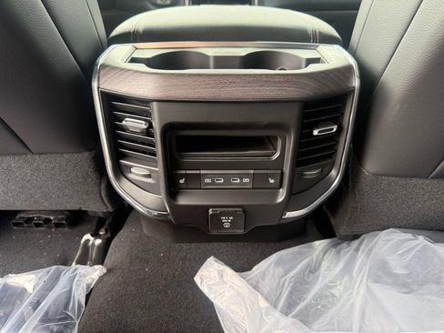 New 2026 RAM 2500 Laramie AWD/4WD image 45