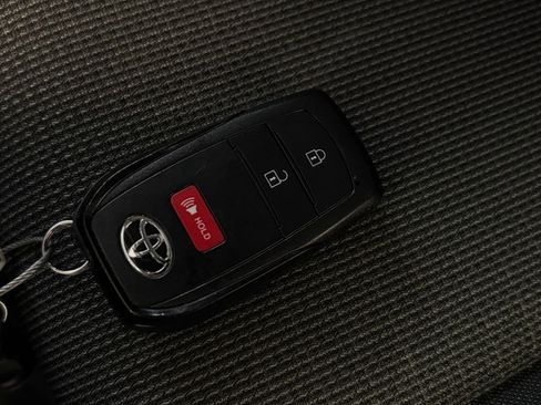 Used 2025 Toyota Prius LE image 25