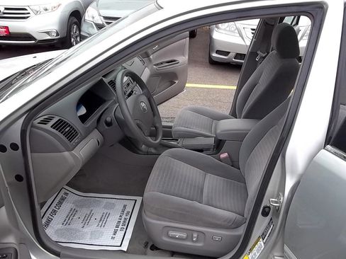 Used 2005 Toyota Camry LE FWD image 8
